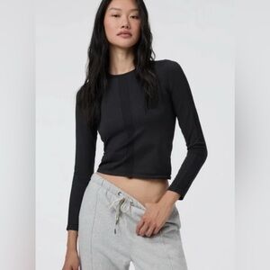 NWT Vuori Long Sleeve Apres Sport Seamless Top in Black